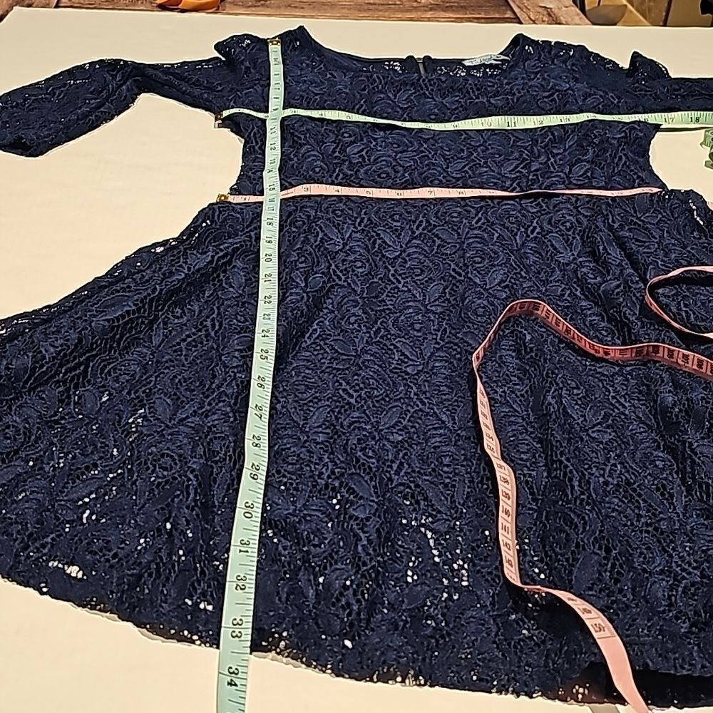 Navy lace dress fully lined zipper in back by Fishbowl size medium - Picture 8 of 10